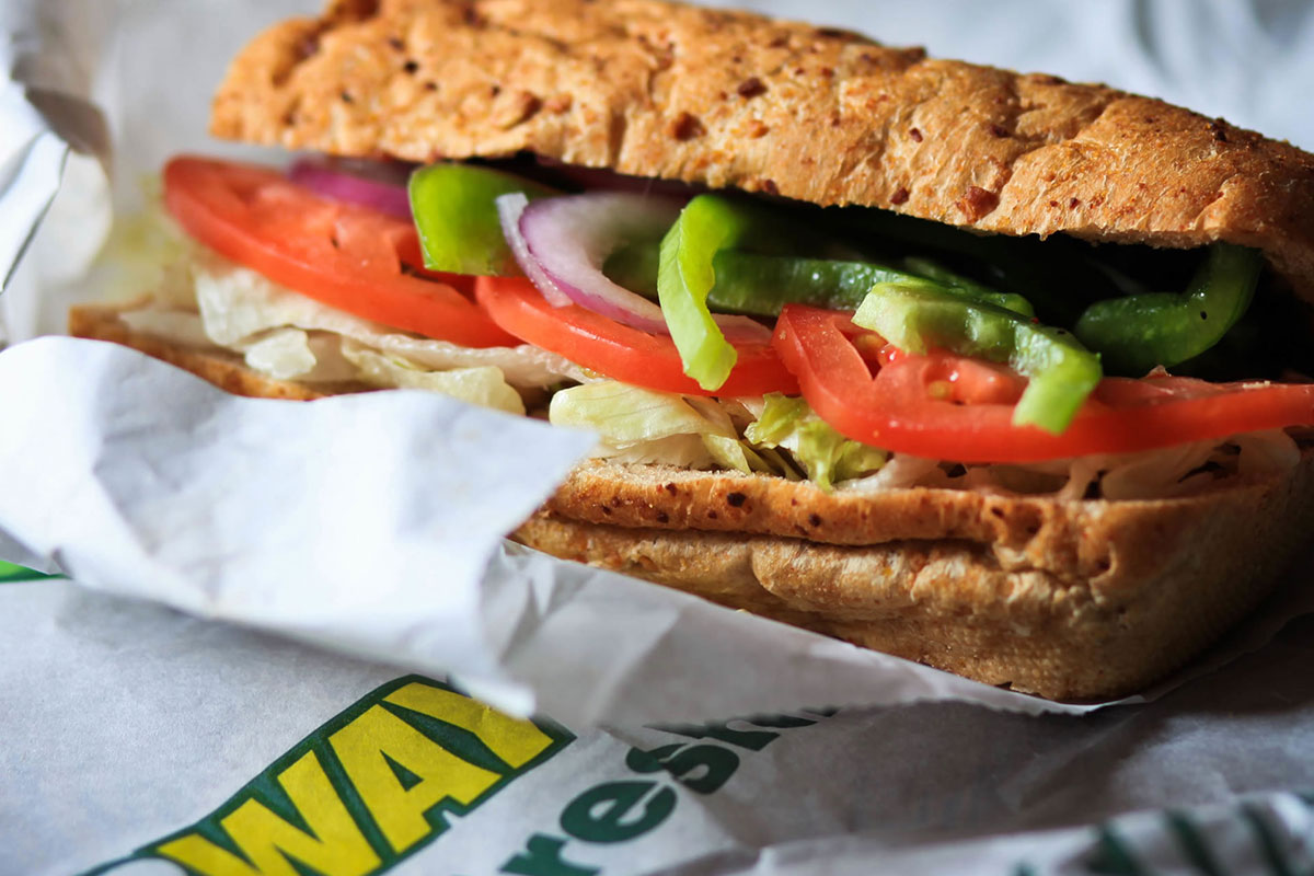 Subway Diet Review | Weight-Loss From Fast Food? | DIETSiTRIED